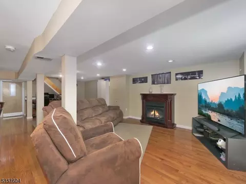 70 Bolton Rd, Wayne, NJ 07470 photo 16