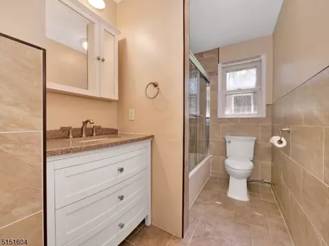 70 Bolton Rd, Wayne, NJ 07470 photo 10