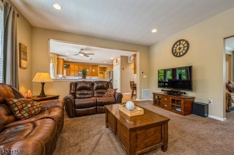 53 Saunders Ln, Hackettstown, NJ 07840 photo 8
