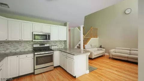 128 Constitution Way, Basking Ridge, NJ 07920 photo 16