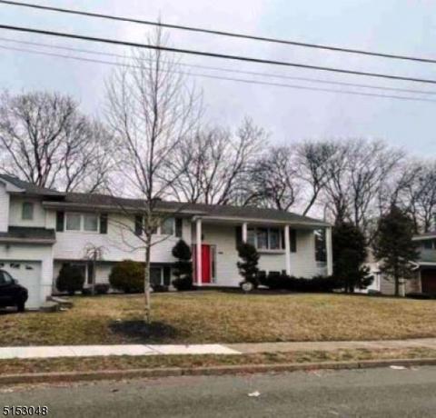 654 Rutgers Pl, Paramus, NJ 07652 photo 1