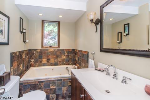 38 Chestnut Dr, Wayne, NJ 07470 photo 17