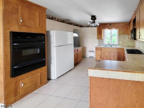 355 W Maple Ave, Bound Brook, NJ 08805 photo 4