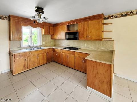 355 W Maple Ave, Bound Brook, NJ 08805 photo 6