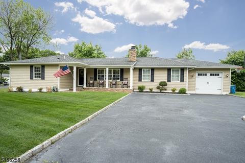 6 White Pl, Clark, NJ 07066 photo 1