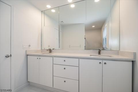 1068 Saddlebrook Rd, Mountainside, NJ 07092 photo 14