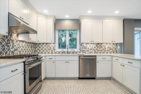 1068 Saddlebrook Rd, Mountainside, NJ 07092 photo 6