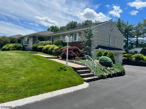 23 Ayers Ln, Clark, NJ 07066 photo 1
