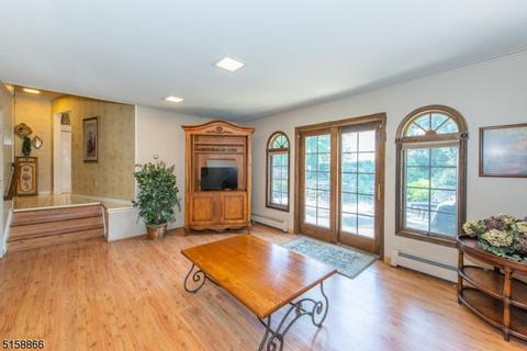 30 Debbie Ct, Wayne, NJ 07470 photo 18