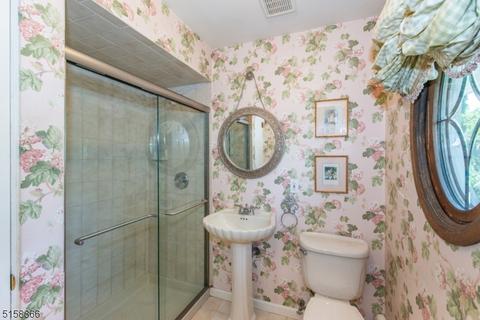 30 Debbie Ct, Wayne, NJ 07470 photo 25