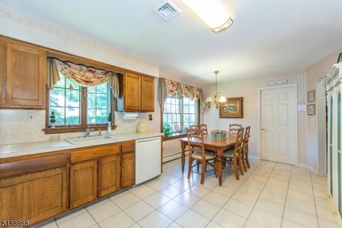 30 Debbie Ct, Wayne, NJ 07470 photo 15