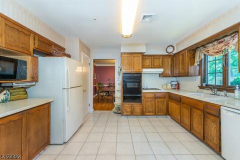 30 Debbie Ct, Wayne, NJ 07470 photo 12