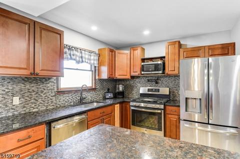 76 Stanton St, Clark, NJ 07066 photo 12