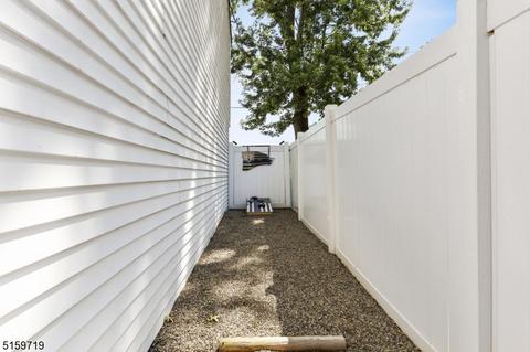 76 Stanton St, Clark, NJ 07066 photo 31