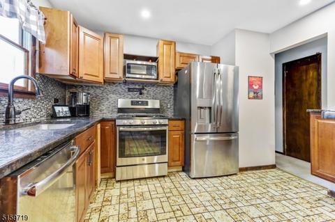 76 Stanton St, Clark, NJ 07066 photo 10