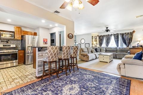 76 Stanton St, Clark, NJ 07066 photo 5