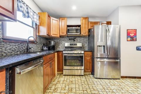 76 Stanton St, Clark, NJ 07066 photo 11