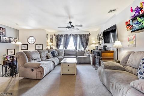 76 Stanton St, Clark, NJ 07066 photo 6