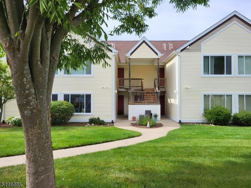 136 Falcon Ridge Way, Hamburg, NJ 07419 1 photo Movoto