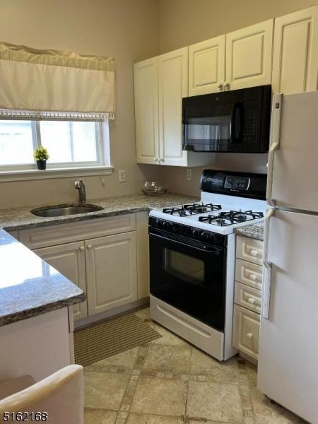 1121 Brittany Dr, Wayne, NJ 07470 photo 4