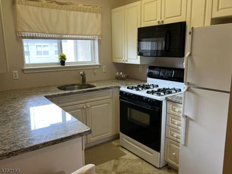1121 Brittany Dr, Wayne, NJ 07470 photo 2