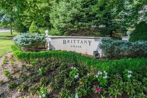 1121 Brittany Dr, Wayne, NJ 07470 photo 1