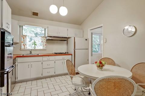25 Hemlock Ter, Springfield, NJ 07081 photo 11