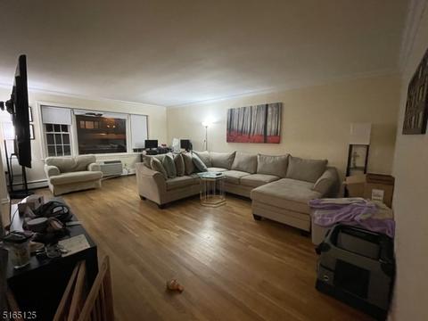 565 Grove St F-13 #13, Clifton, NJ 07013