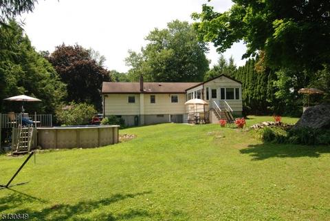 9 Maple Ter, Stanhope, NJ 07874 photo 4
