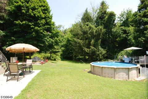 9 Maple Ter, Stanhope, NJ 07874 photo 2