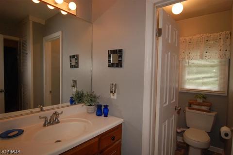 9 Maple Ter, Stanhope, NJ 07874 photo 15