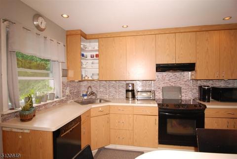9 Maple Ter, Stanhope, NJ 07874 photo 10