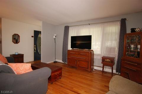 9 Maple Ter, Stanhope, NJ 07874 photo 5