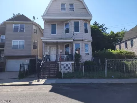 754 Grove St, Irvington, NJ 07111