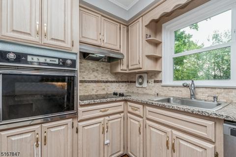 449 Valley Rd, Gillette, NJ 07933 photo 10