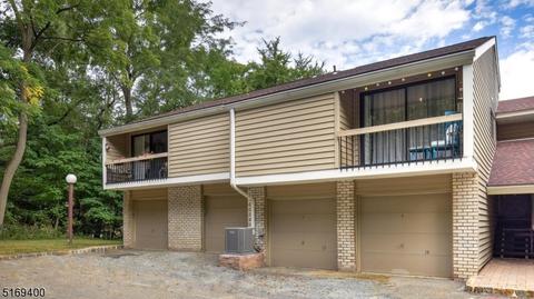 16 Hillside Ct, Clinton, NJ 08809 photo 1