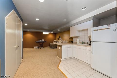2 Farmstead Ln, Wayne, NJ 07470 photo 25