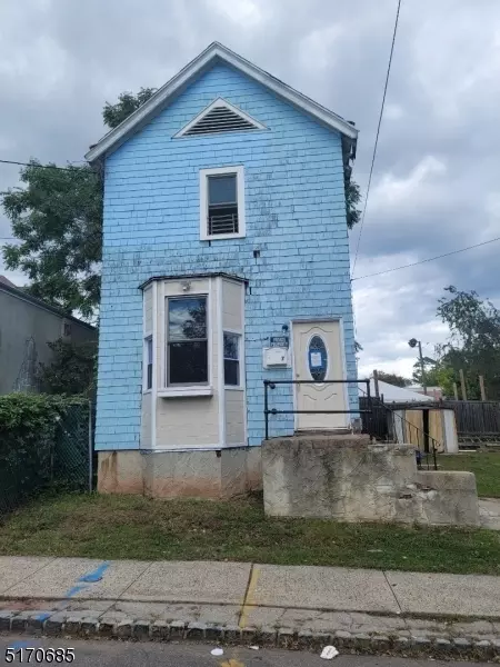 7 Union St, West Orange, NJ 07052