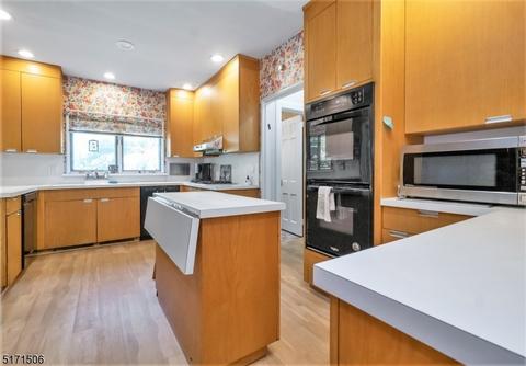 61 Bauer Ter, Hillside, NJ 07205 photo 11