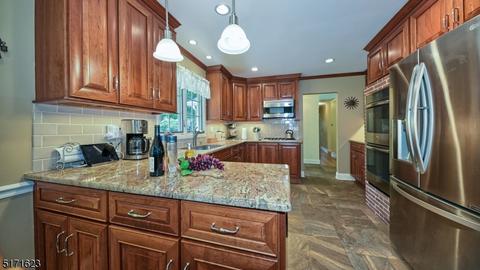 17 Alpine Dr, Wayne, NJ 07470 photo 14
