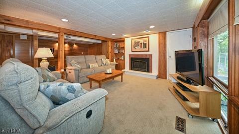 17 Alpine Dr, Wayne, NJ 07470 photo 27