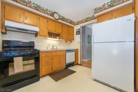 14 Pine Ter, Wayne, NJ 07470 photo 23