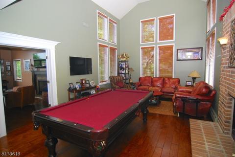 240 Killarney Dr, Berkeley Heights, NJ 07922 photo 4