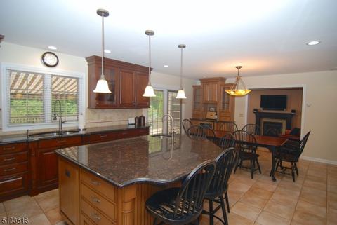 240 Killarney Dr, Berkeley Heights, NJ 07922 photo 12