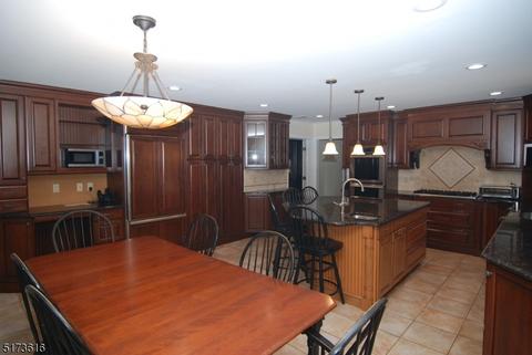 240 Killarney Dr, Berkeley Heights, NJ 07922 photo 10