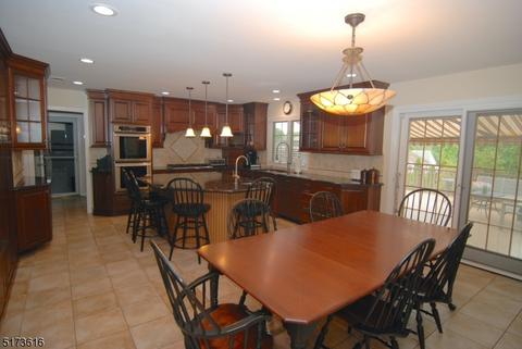 240 Killarney Dr, Berkeley Heights, NJ 07922 photo 8