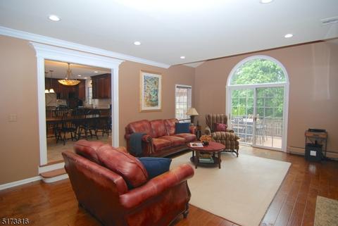 240 Killarney Dr, Berkeley Heights, NJ 07922 photo 13