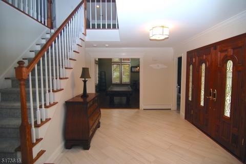 240 Killarney Dr, Berkeley Heights, NJ 07922 photo 2