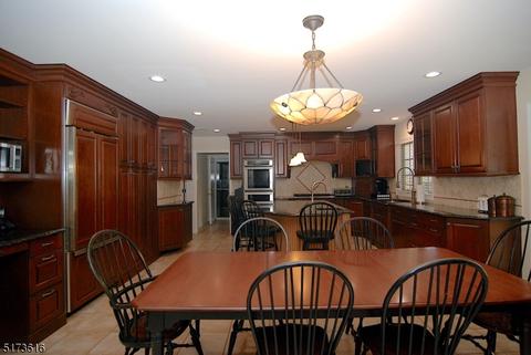 240 Killarney Dr, Berkeley Heights, NJ 07922 photo 9