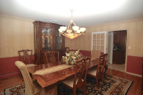 240 Killarney Dr, Berkeley Heights, NJ 07922 photo 6